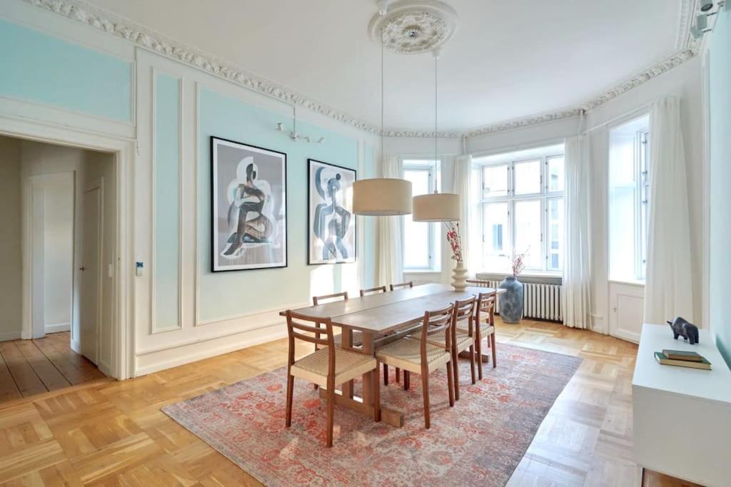 Moderen And Sleek 3Br With Bath By The Lakes And Metro København Ngoại thất bức ảnh